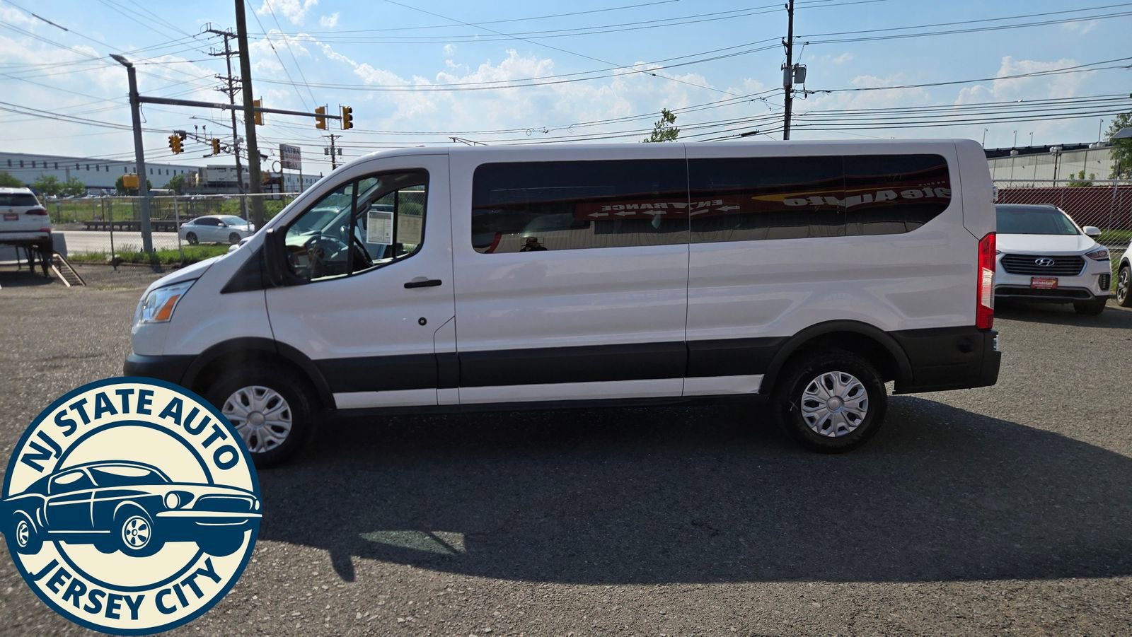 Used 2017 Ford Transit 350 XLT RWD image 4