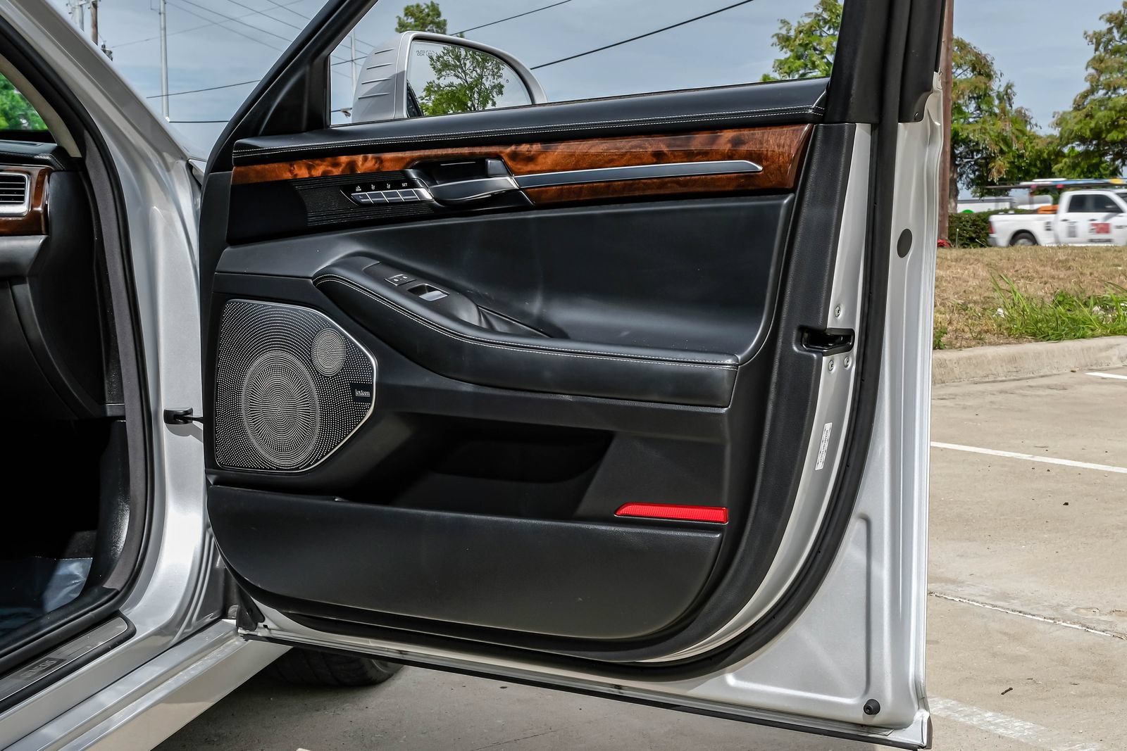 Used 2019 Genesis G90 5.0 Ultimate RWD image 49