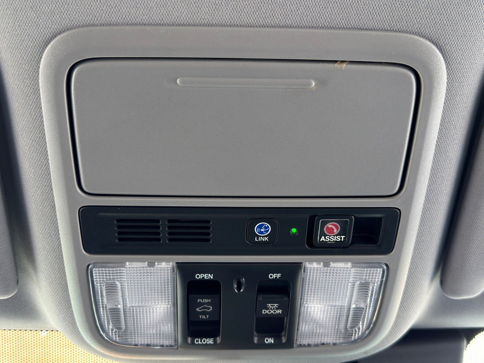 Used 2020 Honda Pilot Touring image 34