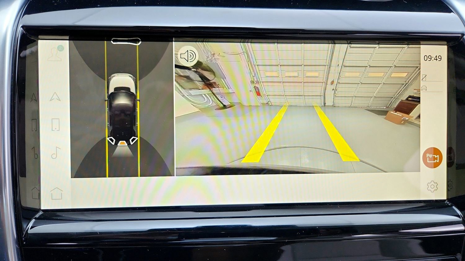 Used 2023 Land Rover Discovery Sport SE image 21