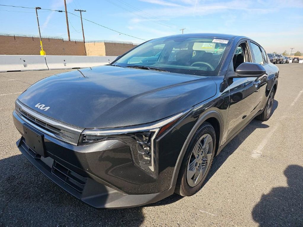 Used 2025 Kia K4 LX image 2