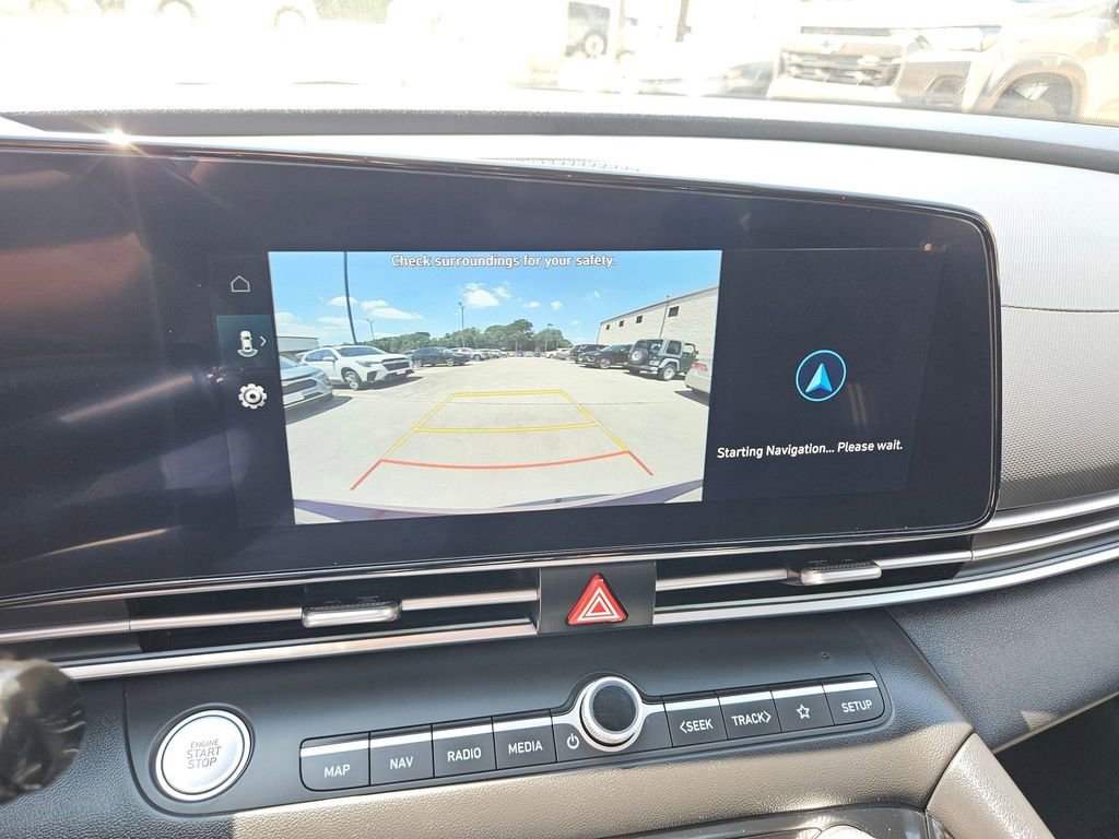 Used 2025 Hyundai Elantra SEL FWD image 22