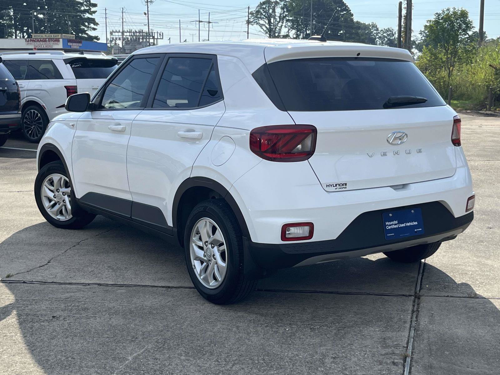 Certified 2025 Hyundai Venue SE FWD image 5