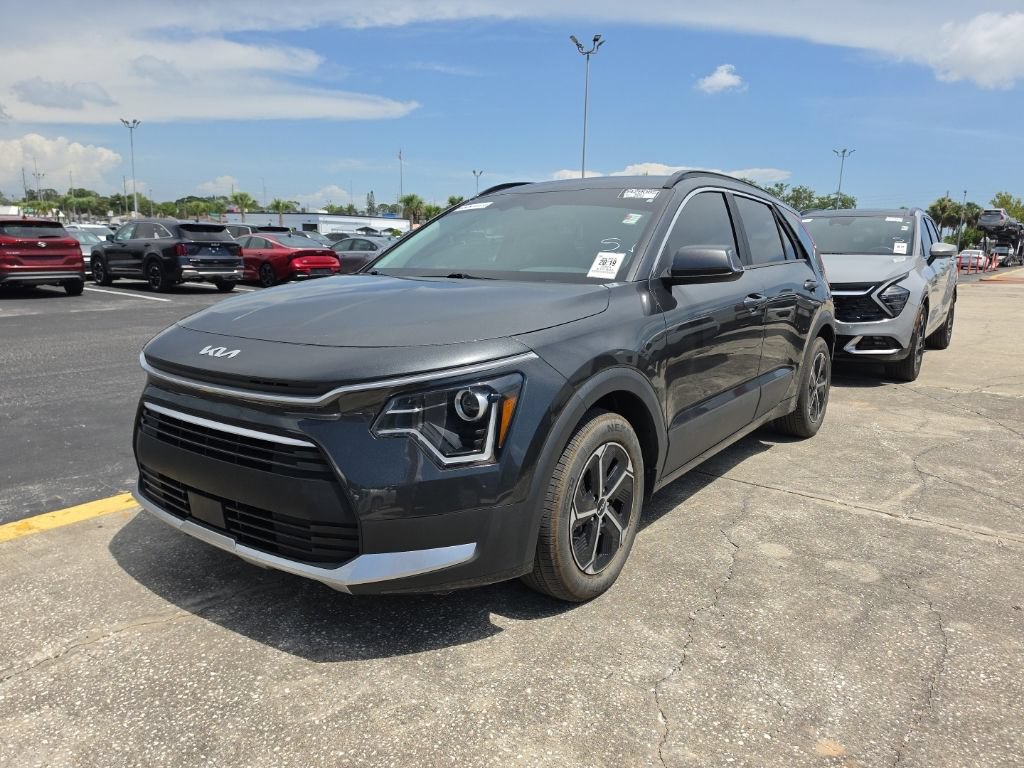 Certified 2024 Kia Niro EX FWD image 4