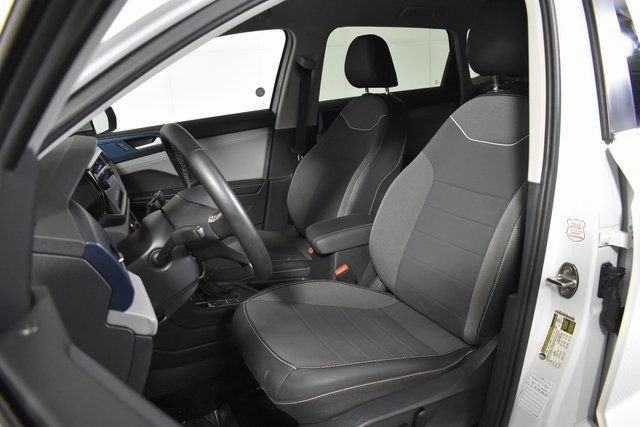 Used 2024 Volkswagen Taos SE FWD image 9