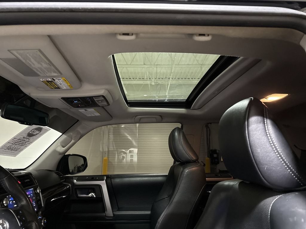 Used 2018 Toyota 4Runner Limited AWD/4WD image 19