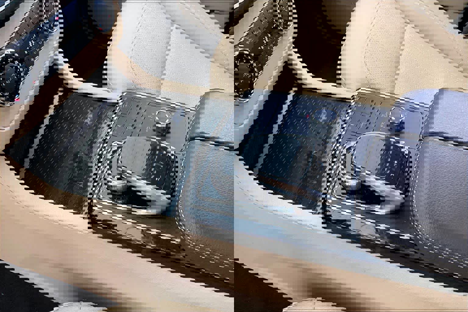 Used 2017 Mercedes-Benz GLE 350 4MATIC w/ Premium 2 Package image 16