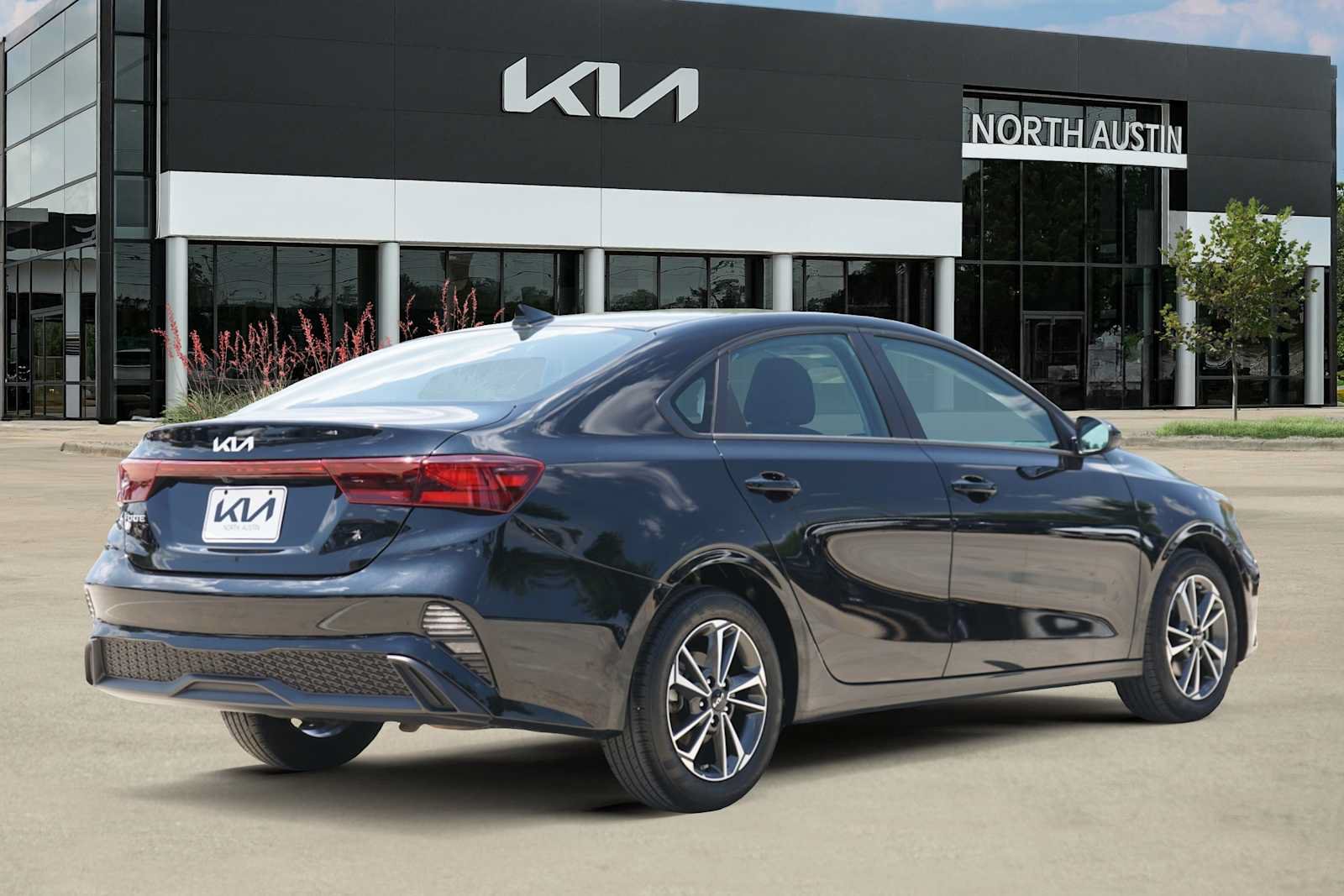 Certified 2024 Kia Forte LXS FWD image 5