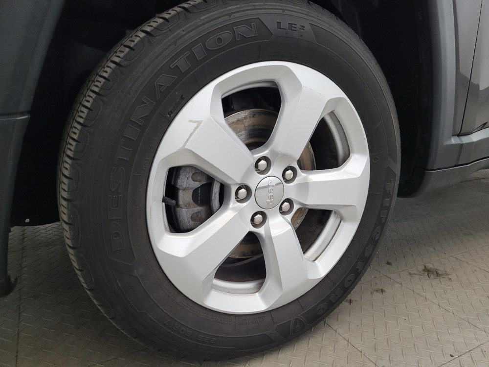 Used 2019 Jeep Compass Latitude w/ Cold Weather Group AWD/4WD image 31