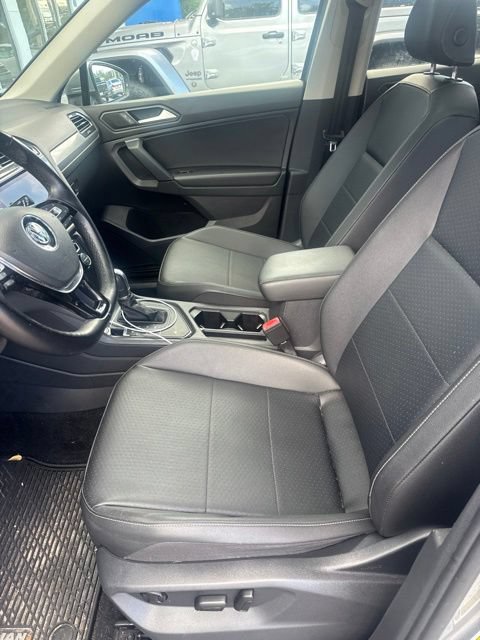 Used 2019 Volkswagen Tiguan SE w/ Panoramic Sunroof Package FWD image 7
