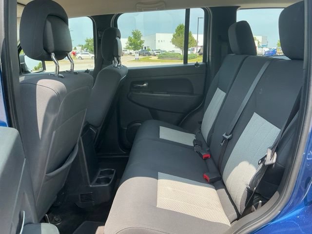 Used 2010 Jeep Liberty Sport AWD/4WD image 29
