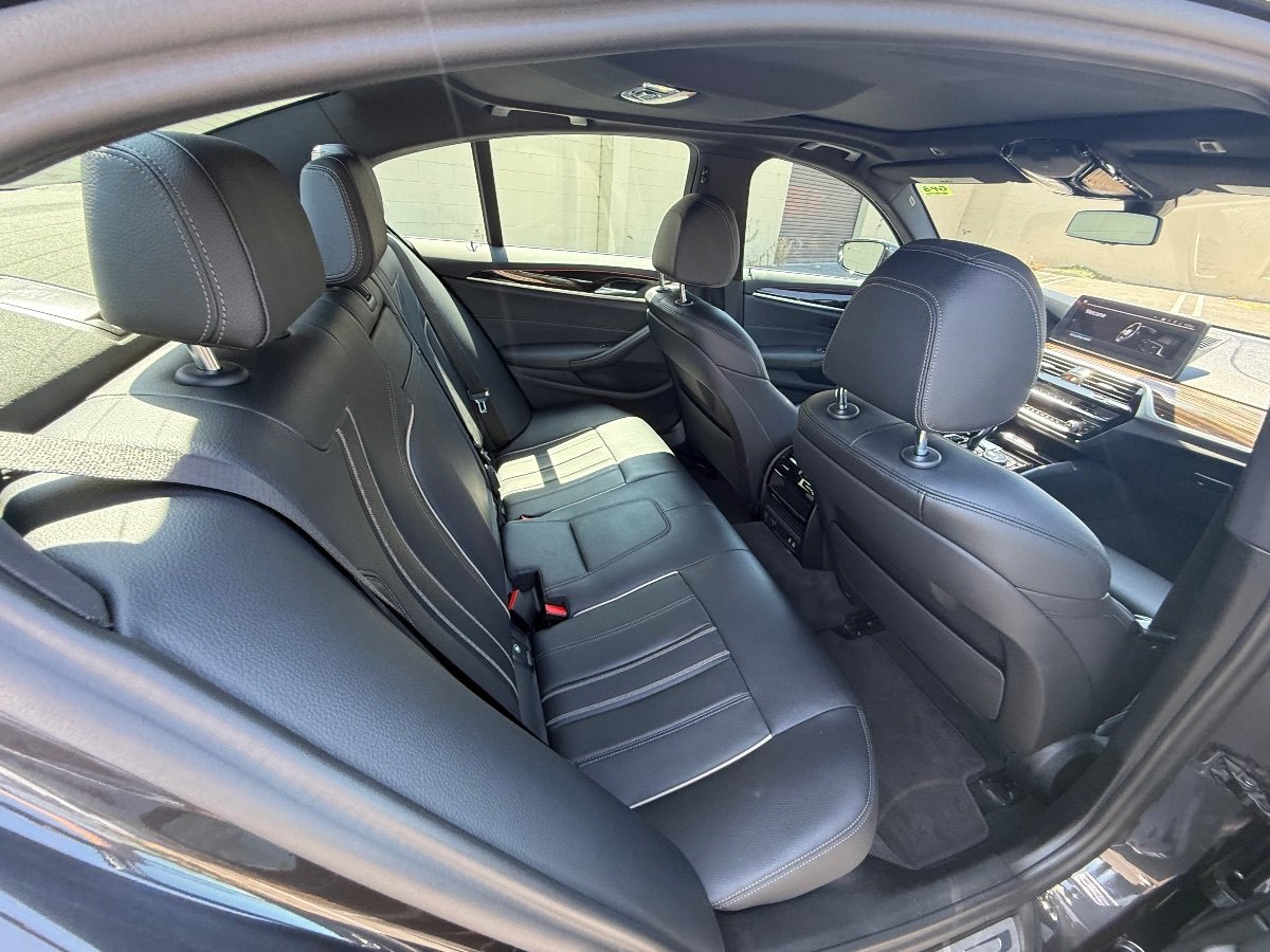 Used 2023 BMW 530e w/ Convenience Package RWD image 23