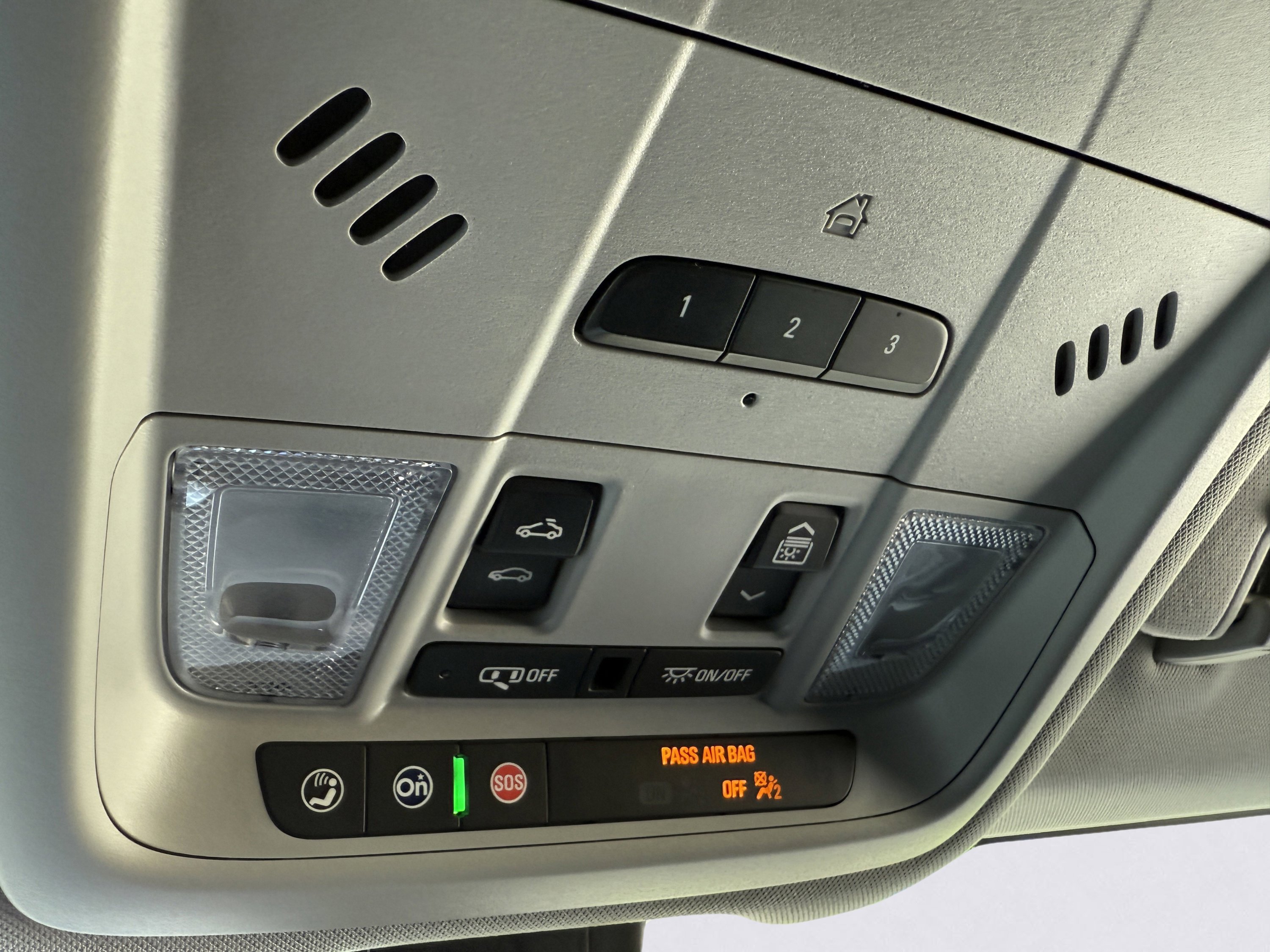 Used 2022 GMC Terrain SLT image 24