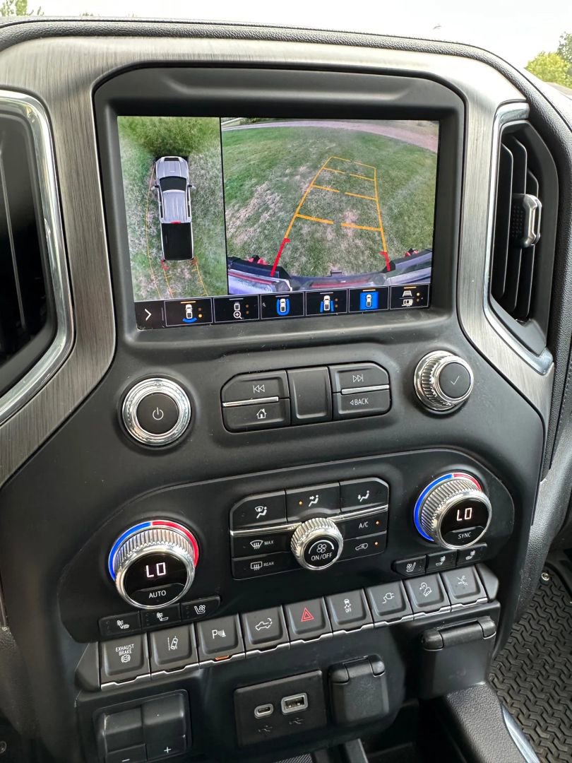 Used 2021 GMC Sierra 2500 Denali w/ Denali Black Diamond Edition image 20