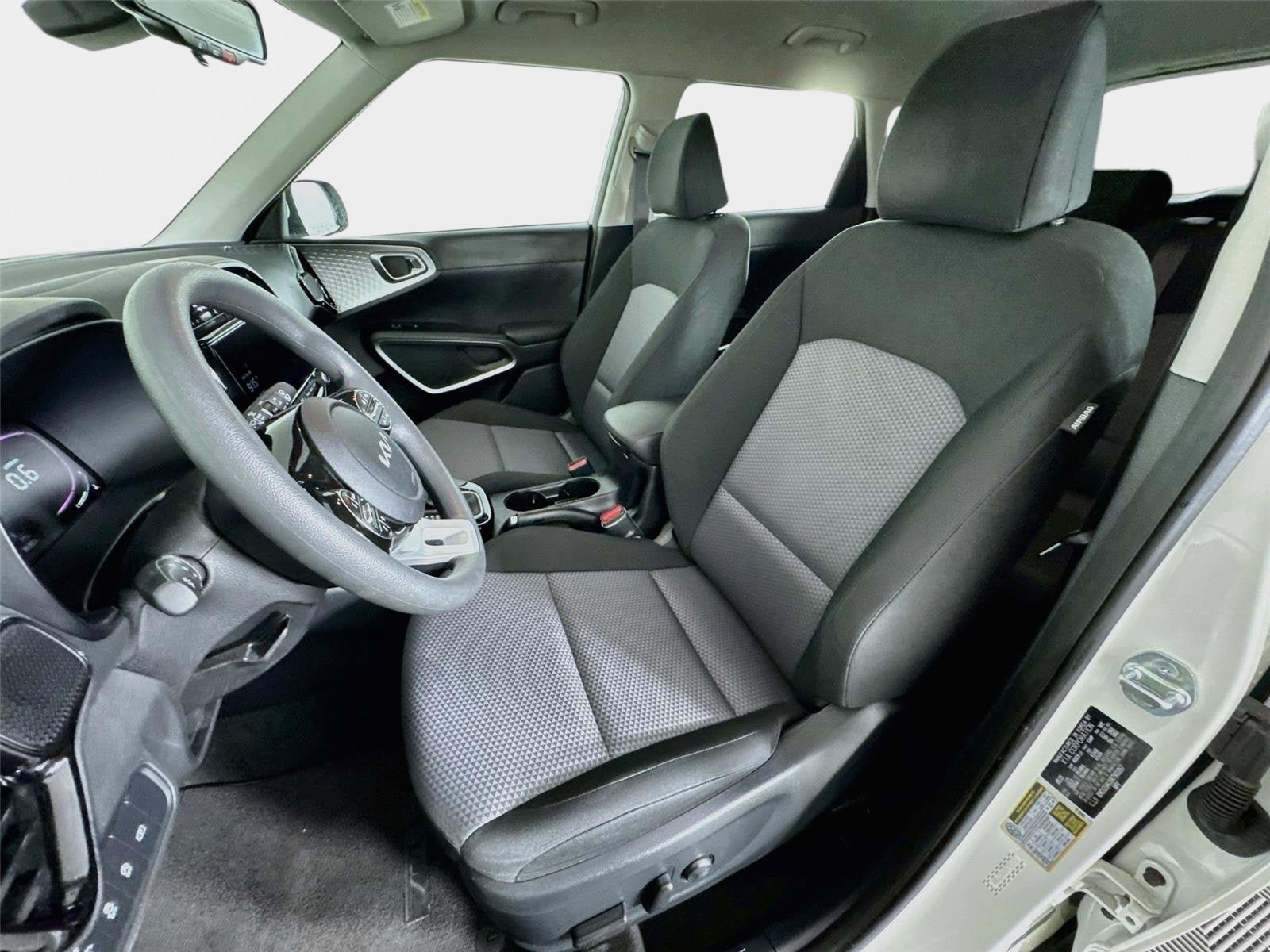 Used 2024 Kia Soul S FWD image 11