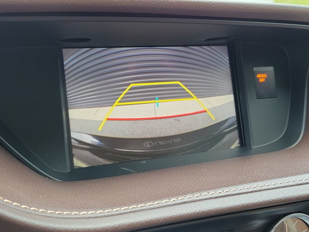 Used 2018 Lexus ES 350 w/ Luxury Package w/Wood Trim FWD image 29