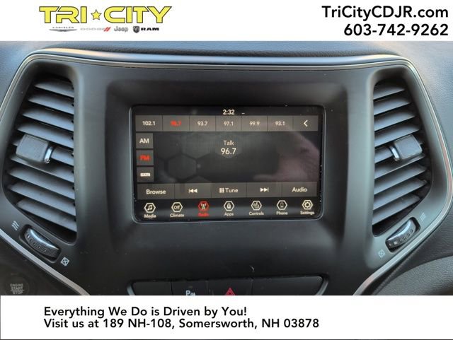 Used 2019 Jeep Cherokee Latitude Plus w/ Comfort/Convenience Group image 25