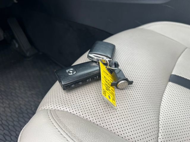 Used 2024 MAZDA CX-90 Plug-In Hybrid w/ Preferred image 32