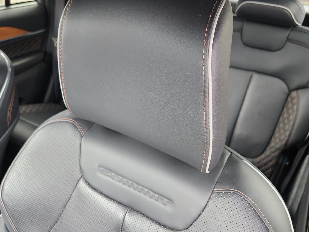 Used 2022 Jeep Grand Cherokee Summit AWD/4WD image 14