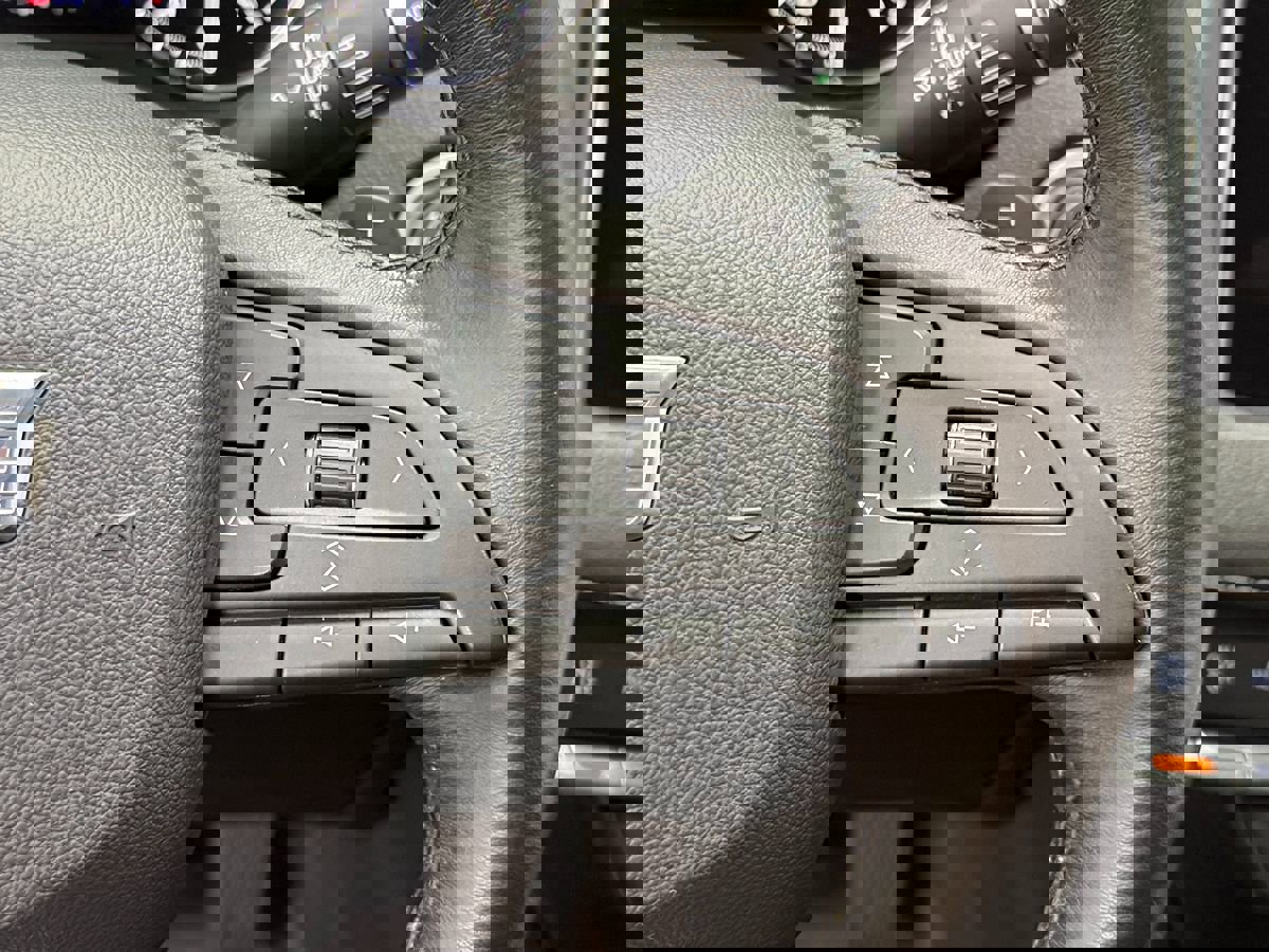 Used 2019 Cadillac XT4 Premium Luxury image 17