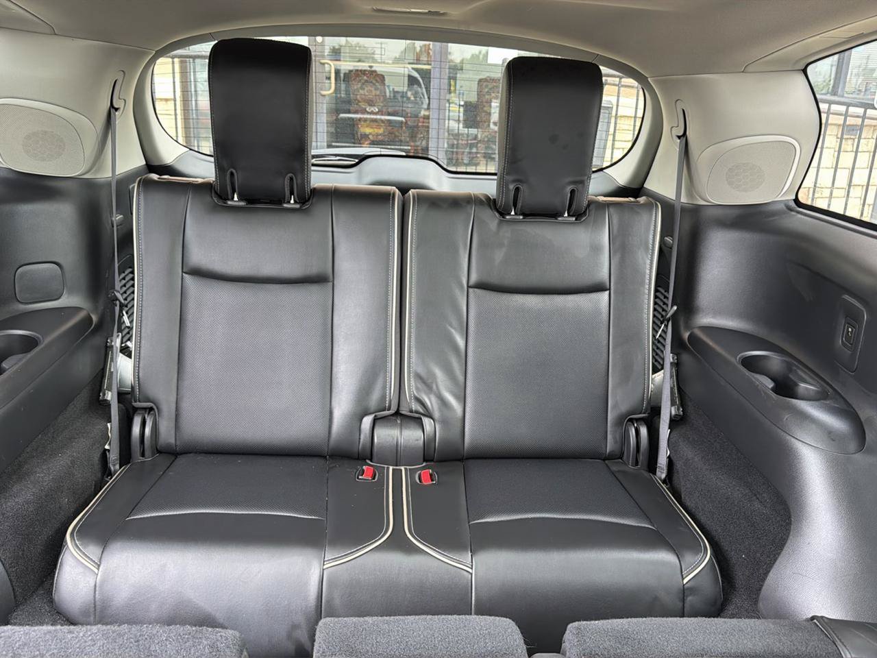 Used 2017 INFINITI QX60 Luxe w/ Deluxe Technology Package AWD/4WD image 37
