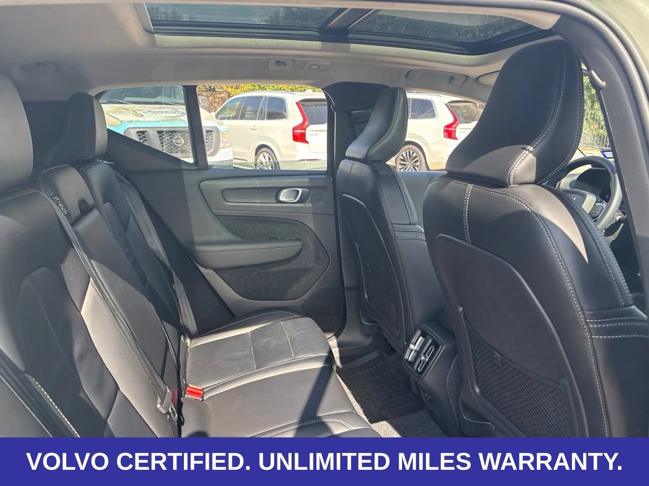 Certified 2023 Volvo XC40 B5 Plus w/ Driver Assist Package AWD/4WD image 14