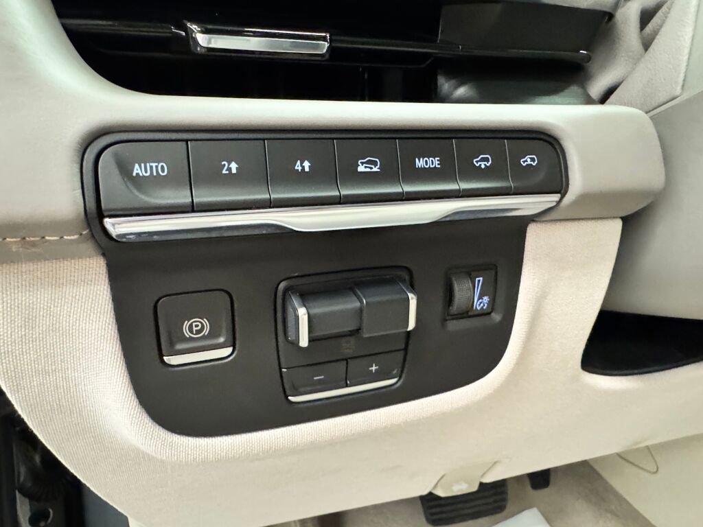 Used 2021 Cadillac Escalade ESV Sport Platinum image 14