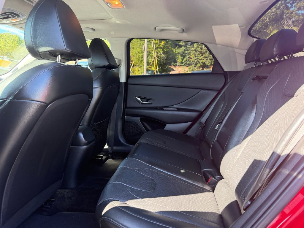 Used 2023 Hyundai Elantra Limited FWD image 22