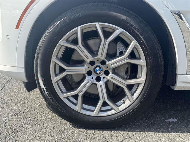 Used 2025 BMW X7 xDrive40i AWD/4WD image 8