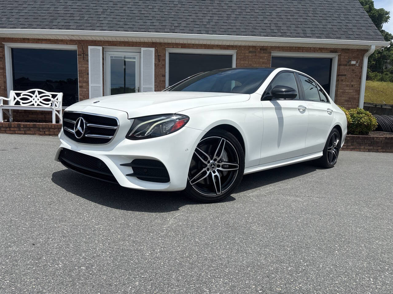 Used 2020 Mercedes-Benz E 350 Sedan image 5
