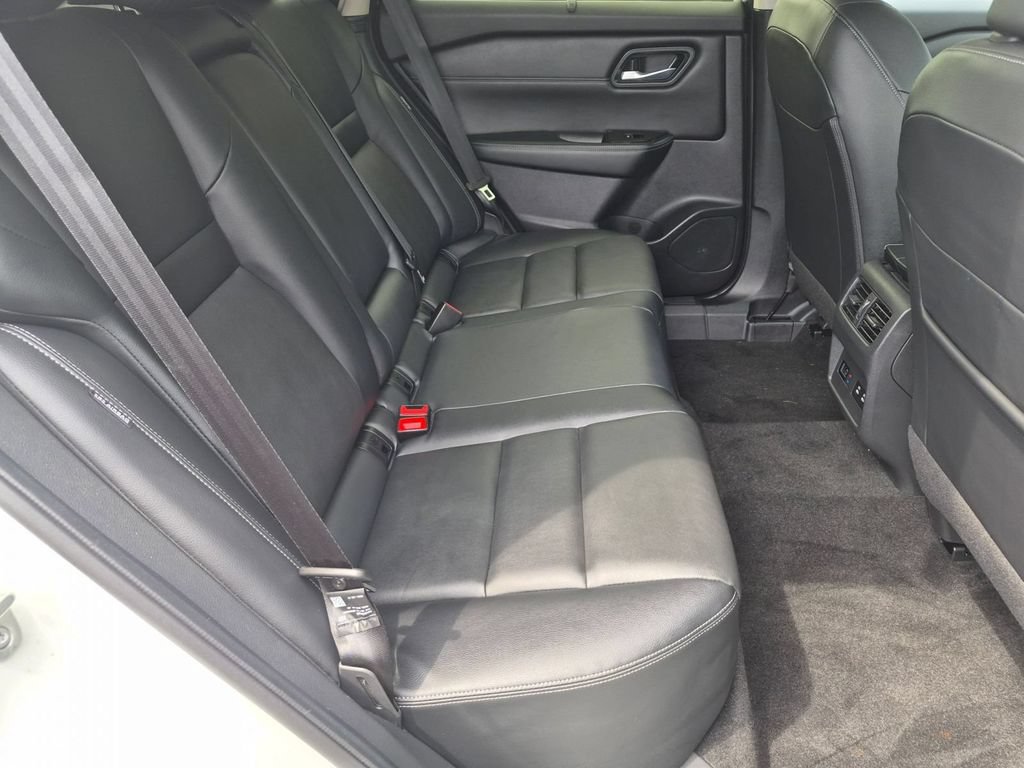 Used 2025 Nissan Rogue SL w/ Tech Package AWD/4WD image 28