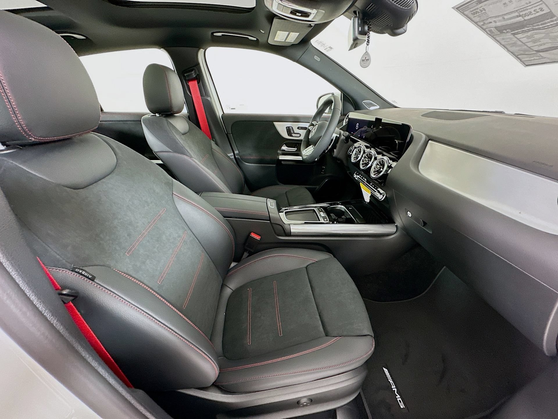 New 2026 Mercedes-Benz GLA 35 AMG 4MATIC image 29