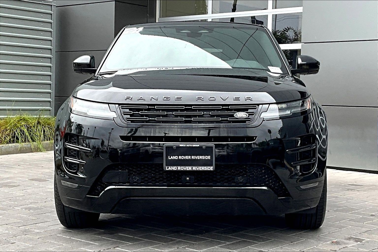 Used 2024 Land Rover Range Rover Evoque Dynamic SE image 2