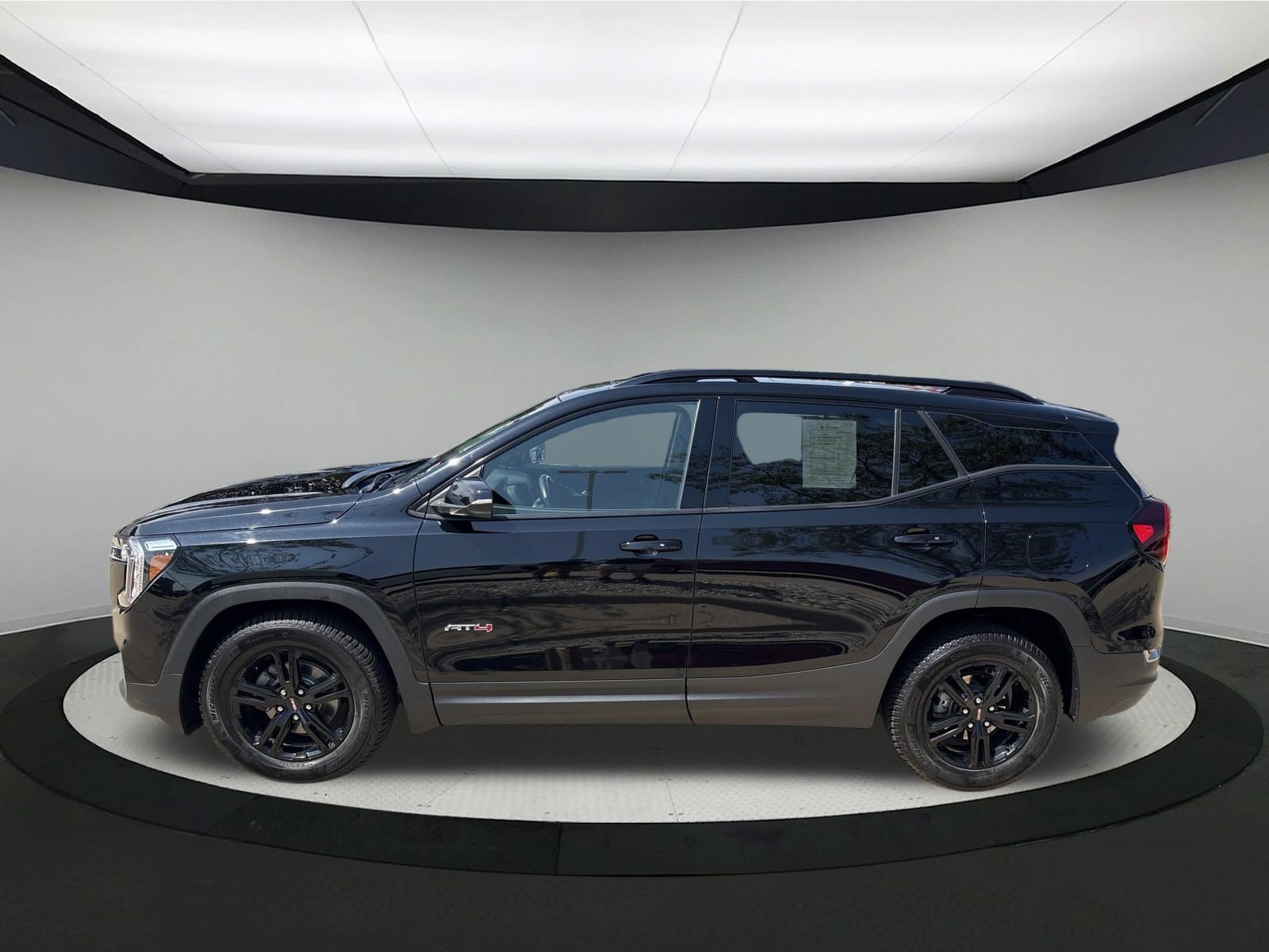 Used 2022 GMC Terrain AT4 AWD/4WD image 4