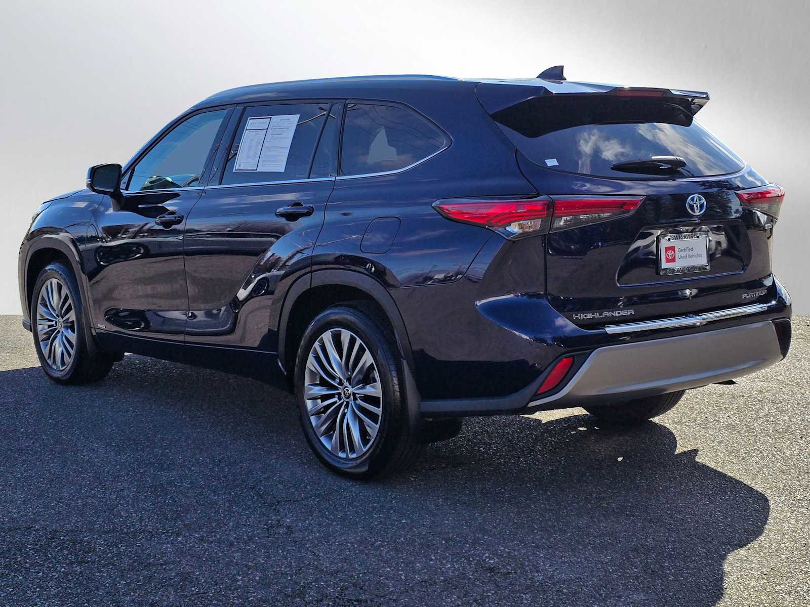 Used 2022 Toyota Highlander Platinum image 5