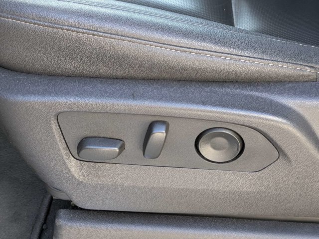 Used 2025 GMC Sierra 1500 SLT RWD image 21