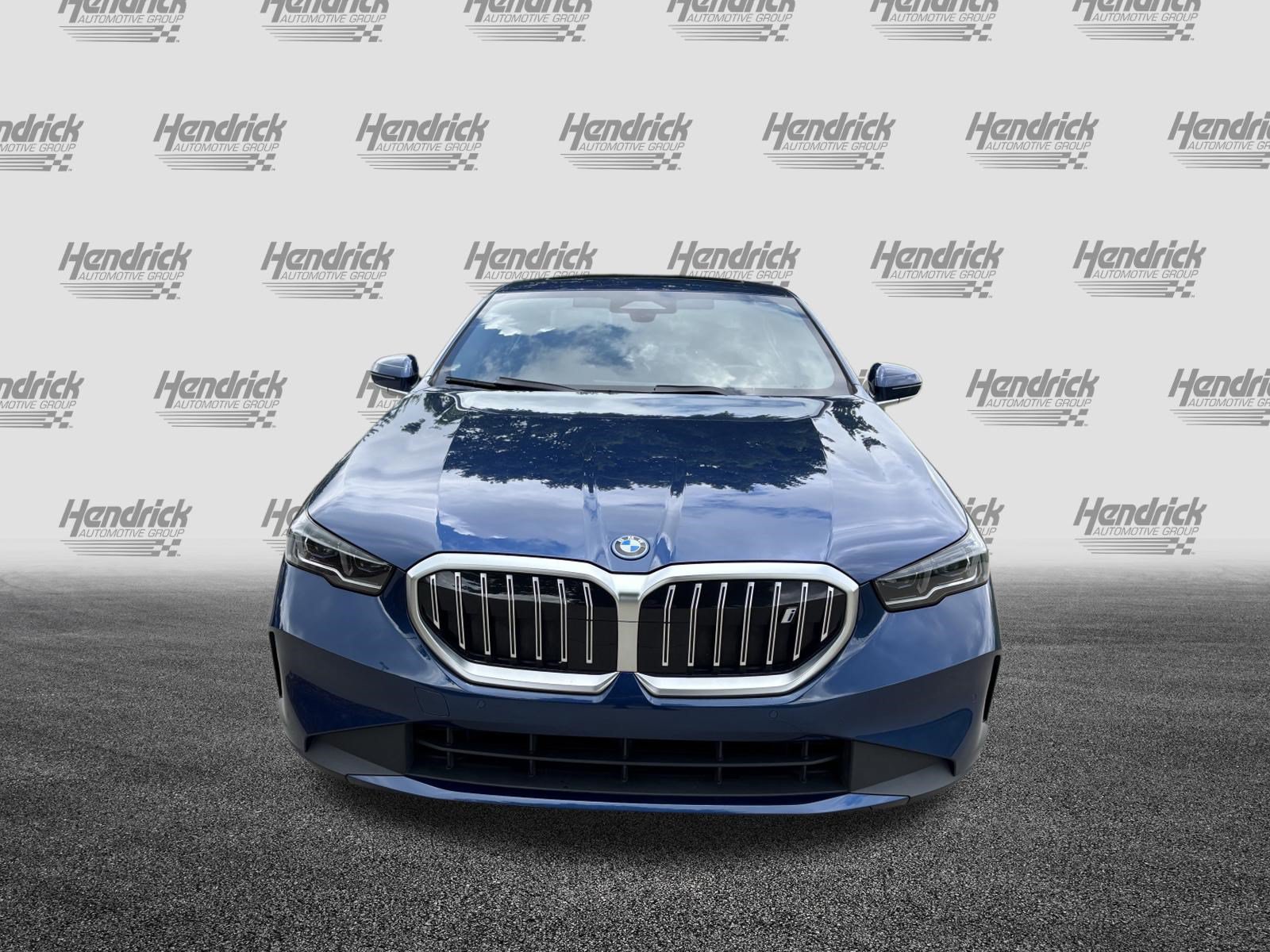 Used 2024 BMW i5 eDrive40i w/ Convenience Package RWD image 3