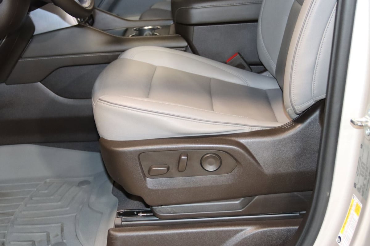 Used 2023 GMC Yukon XL SLT w/ SLT Premium Package AWD/4WD image 45
