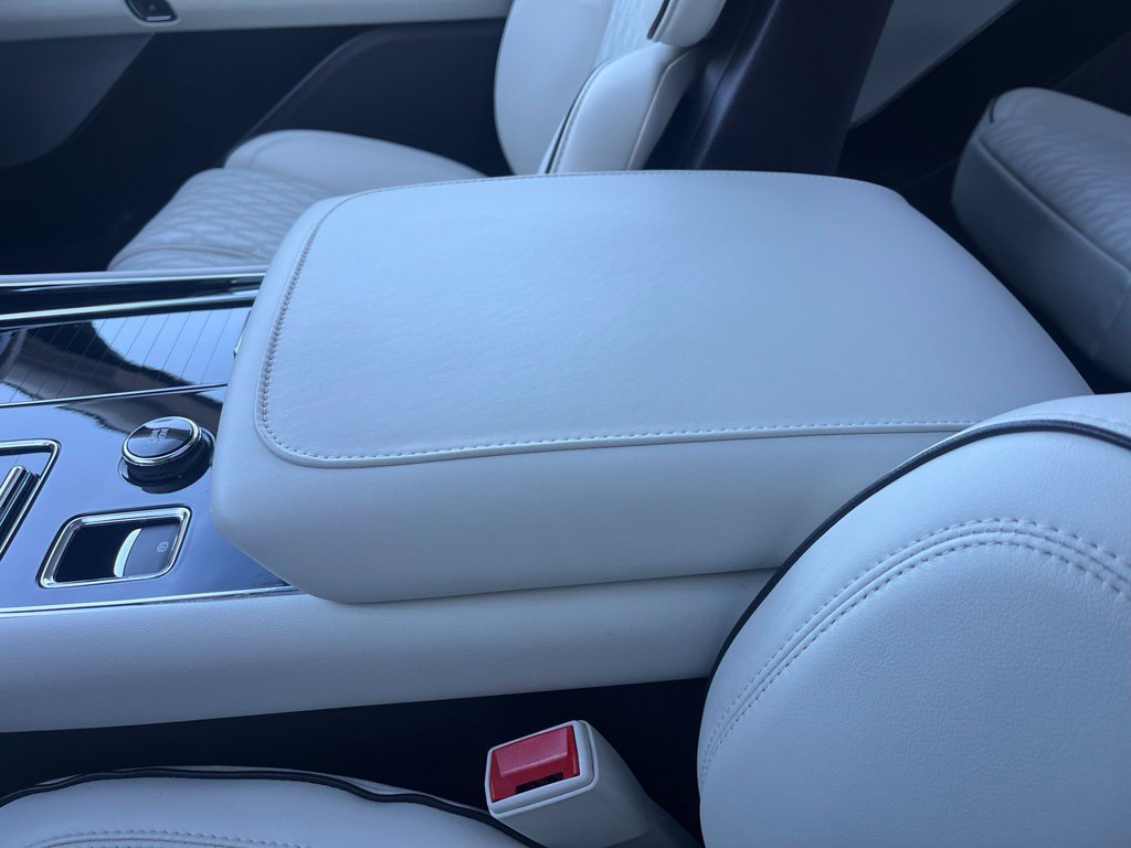 Certified 2022 Lincoln Aviator Black Label Grand Touring w/ Class IV Trailer Tow Package AWD/4WD image 35