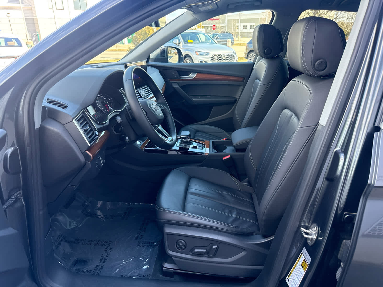 Used 2023 Audi Q5 2.0T Premium w/ Convenience Package image 8