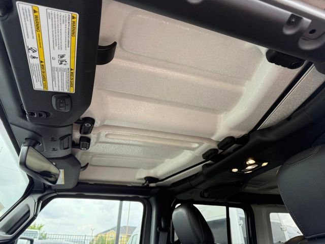 Used 2021 Jeep Wrangler Unlimited Sahara w/ Cold Weather Group image 21