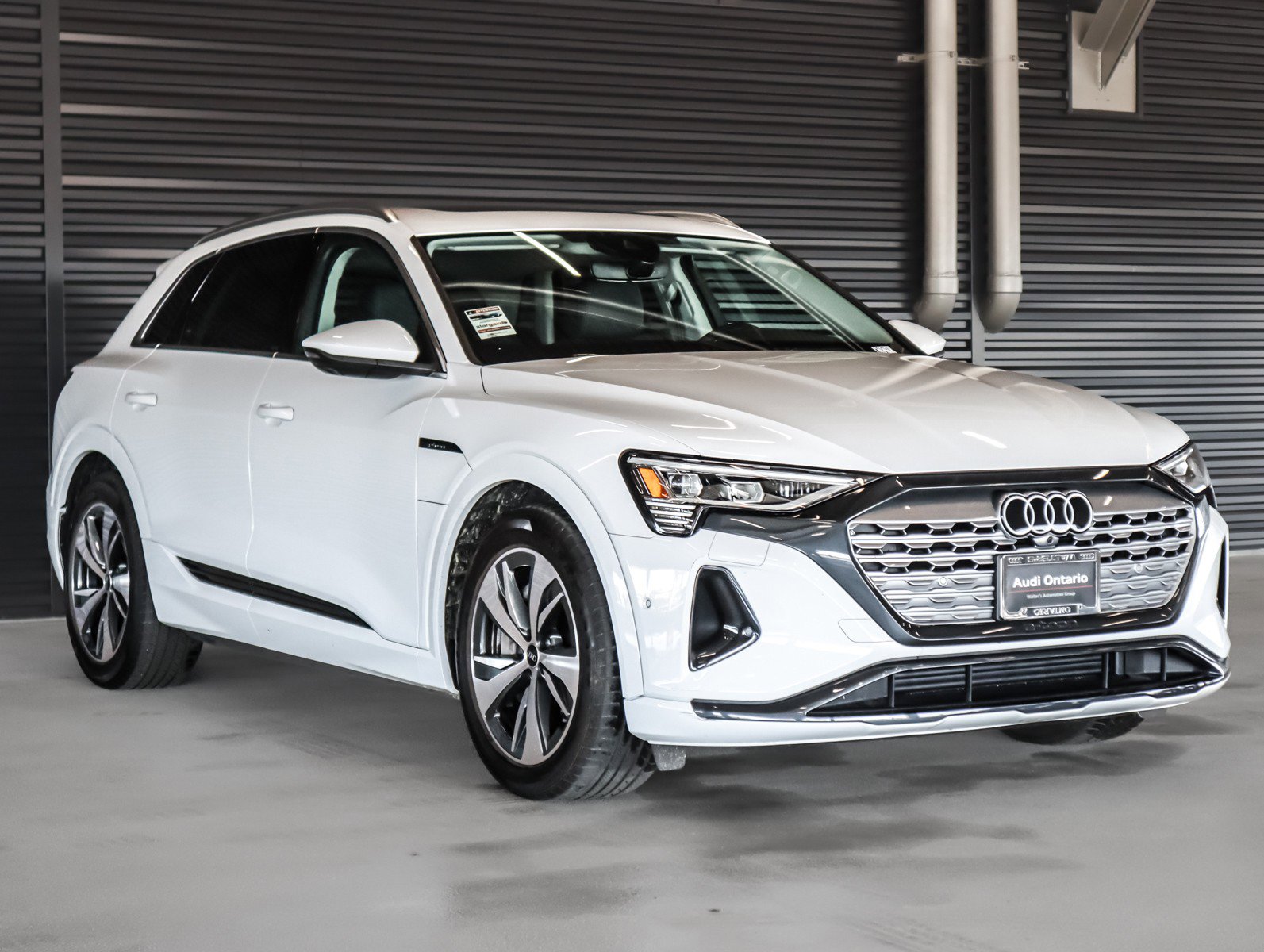 Used 2024 Audi Q8 e-tron Premium Plus w/ Premium Plus Package image 11