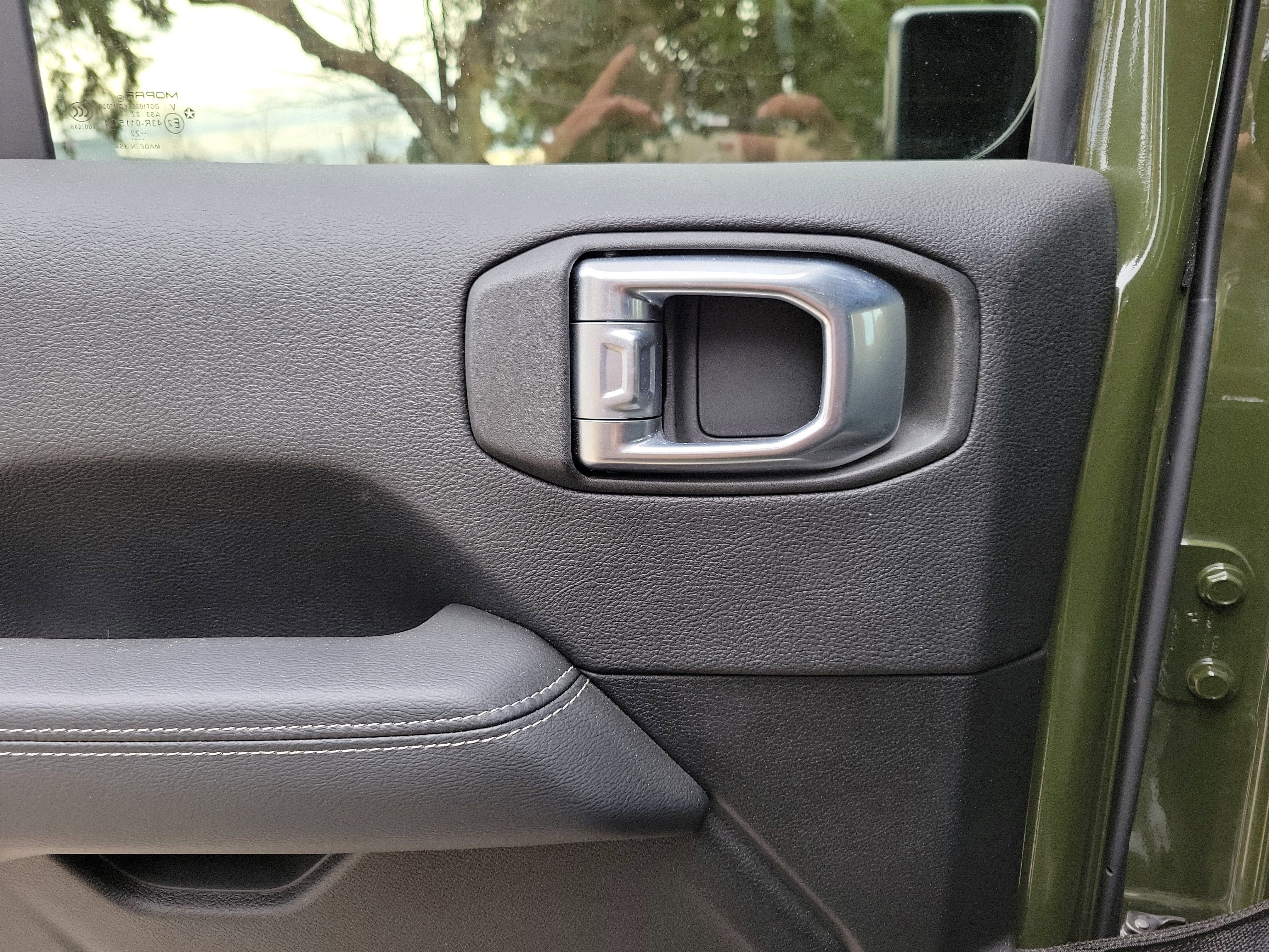 Used 2022 Jeep Wrangler Unlimited Sahara w/ Cold Weather Group image 12