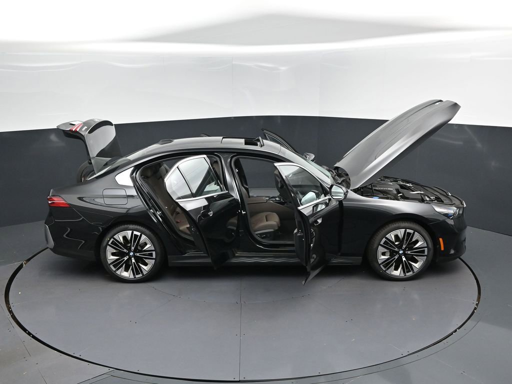 Certified 2025 BMW 530i image 50