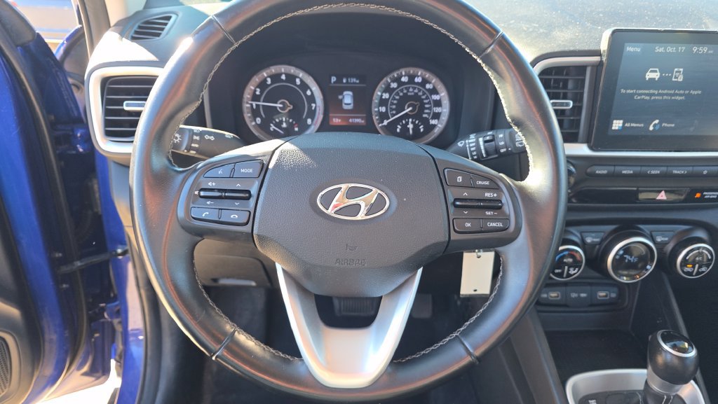 Used 2022 Hyundai Venue SEL FWD image 14