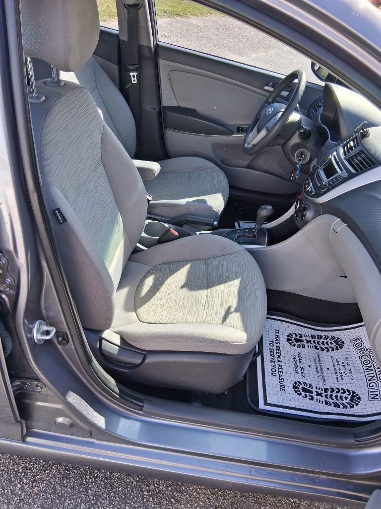 Used 2016 Hyundai Accent SE FWD image 7