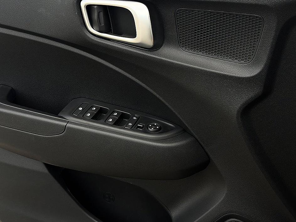New 2026 Hyundai Venue SEL FWD image 17