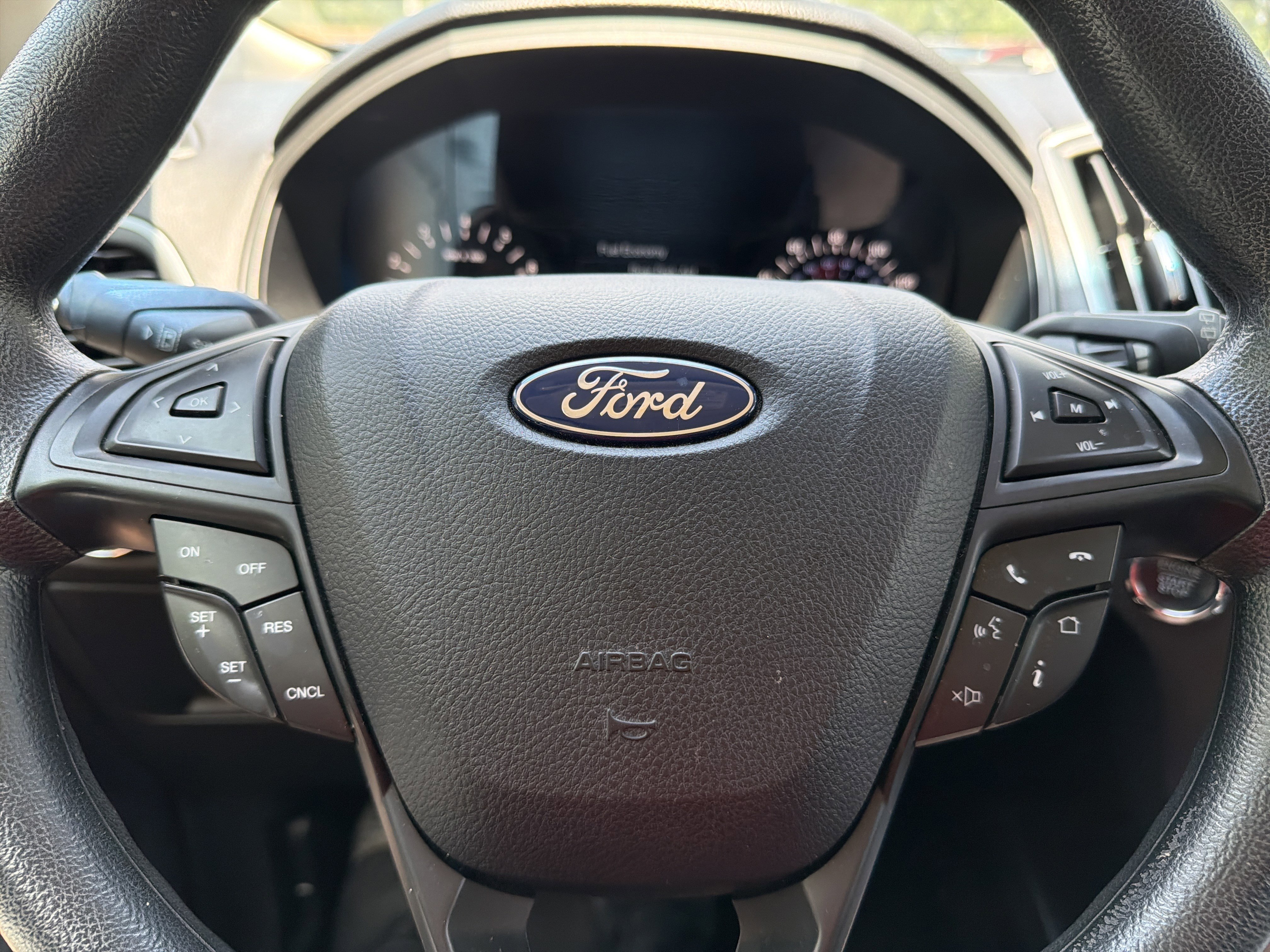 Used 2020 Ford Edge SE FWD image 12