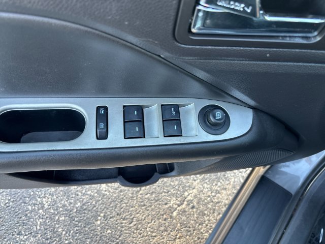 Used 2010 Ford Fusion SEL FWD image 12