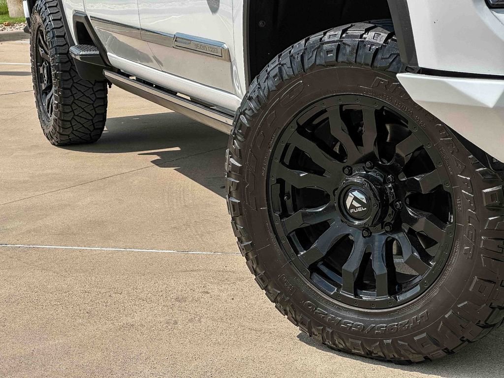 Used 2024 Chevrolet Silverado 3500 High Country w/ Technology Package AWD/4WD image 9